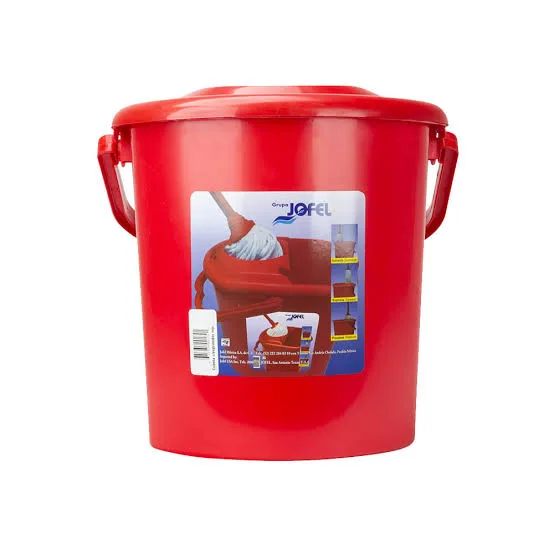 Cubeta roja para trapeador, marca Jofel