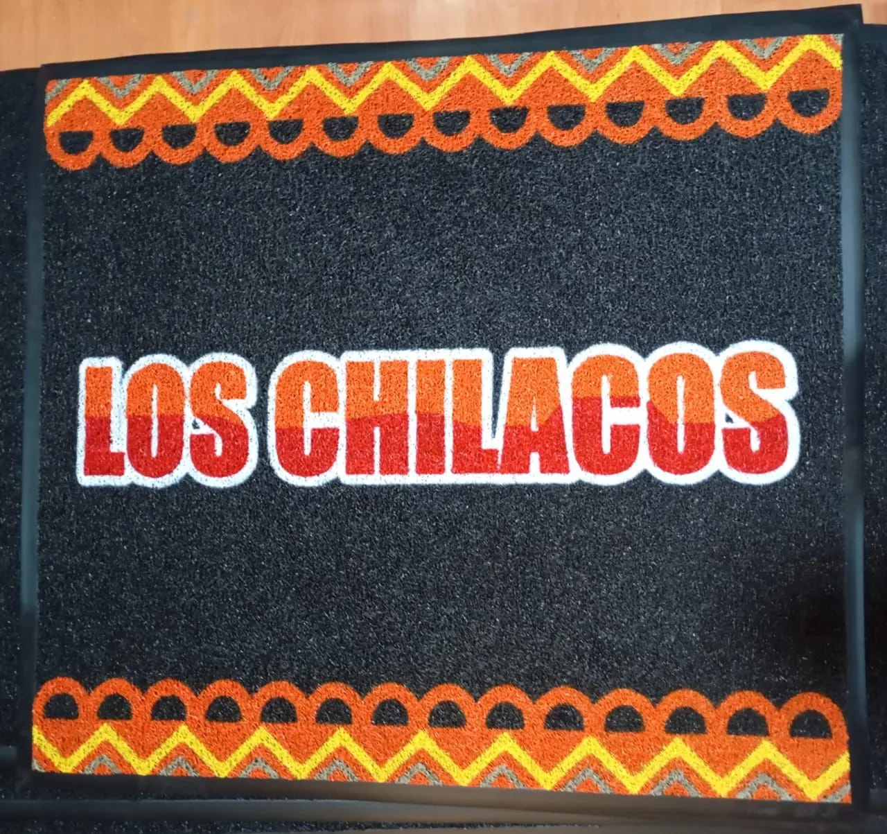 Tapete de rizo de Los Chilacos con grecas