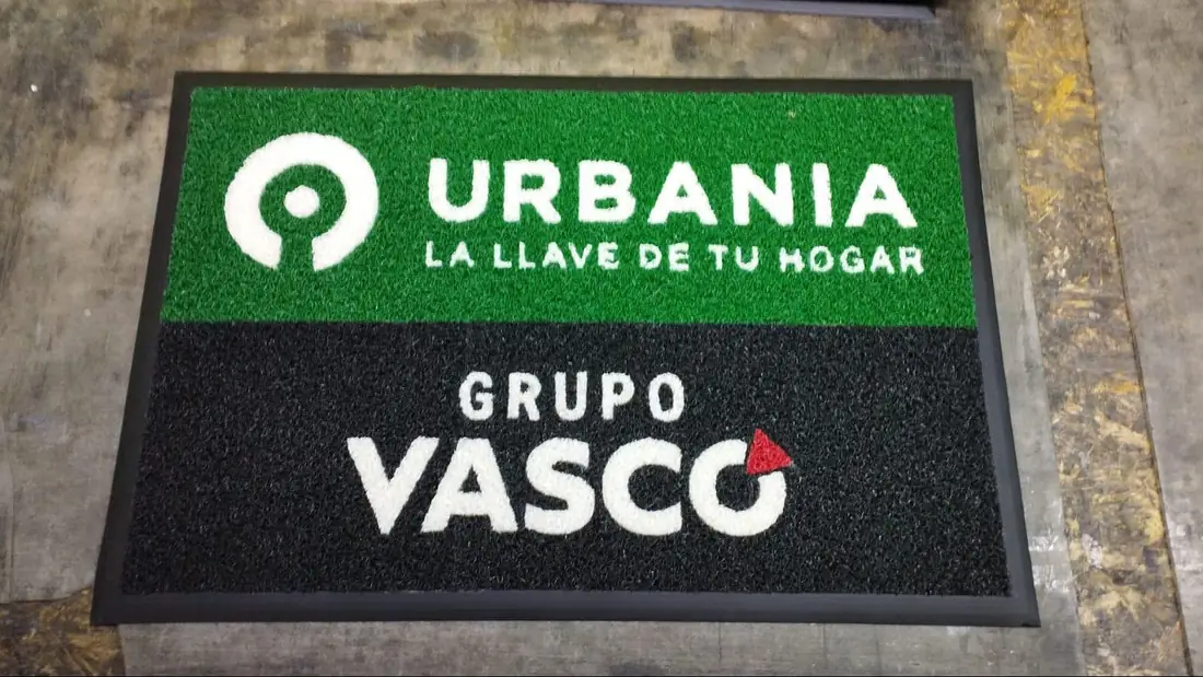 Tapete de rizo personalizado de Urbania Grupo Vasco